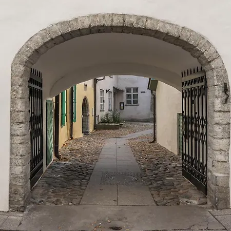 Püha Vaimu külalistemaja * Tallinn